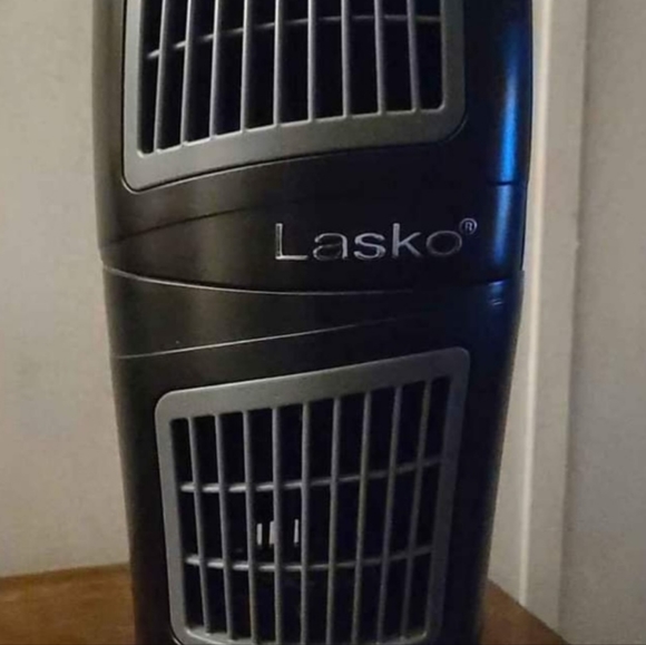 A cooling fan - Picture 1 of 1